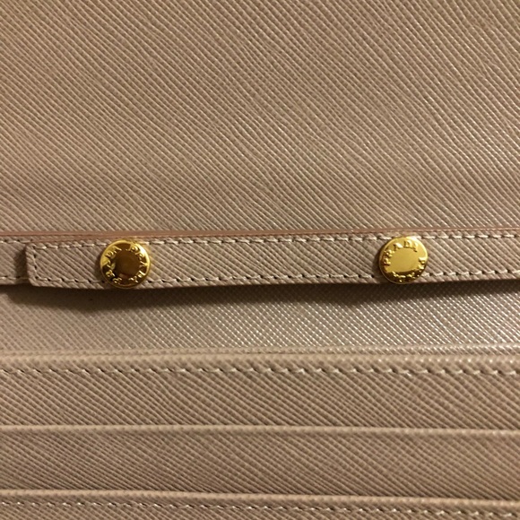 ❌SOLD❌ Prada Saffiano WOC - Picture 4 of 11